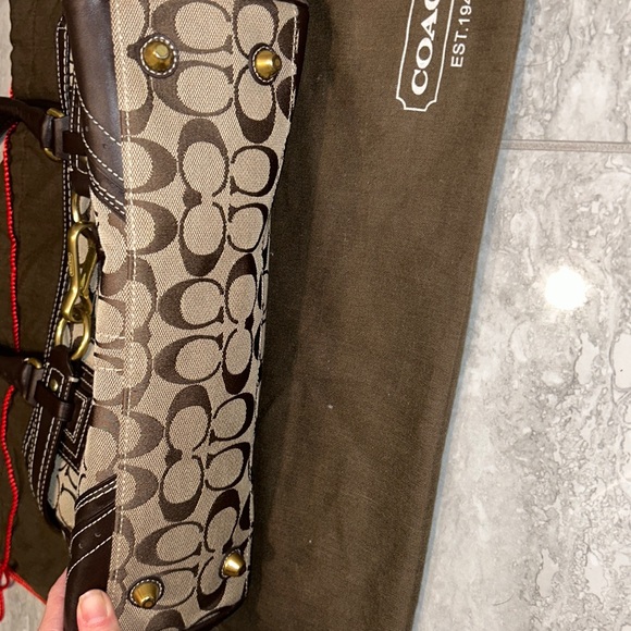 Like new coach bag! - Picture 3 of 5